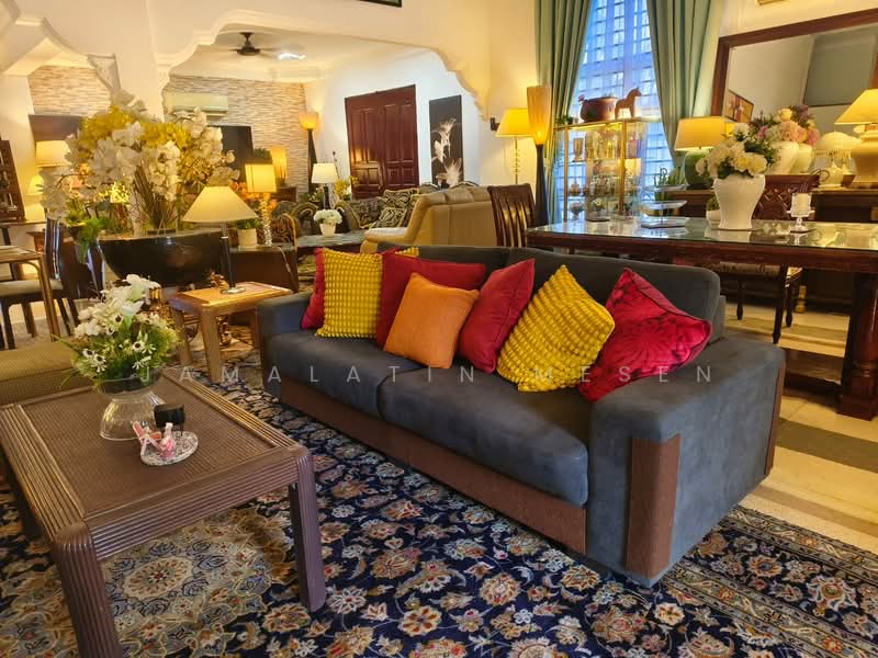 Bungalow House untuk Dijual di Bandar Tasik Kesuma (Beranang) - Jamalatin Mesen - Living Room - PropertyGuru.com.my