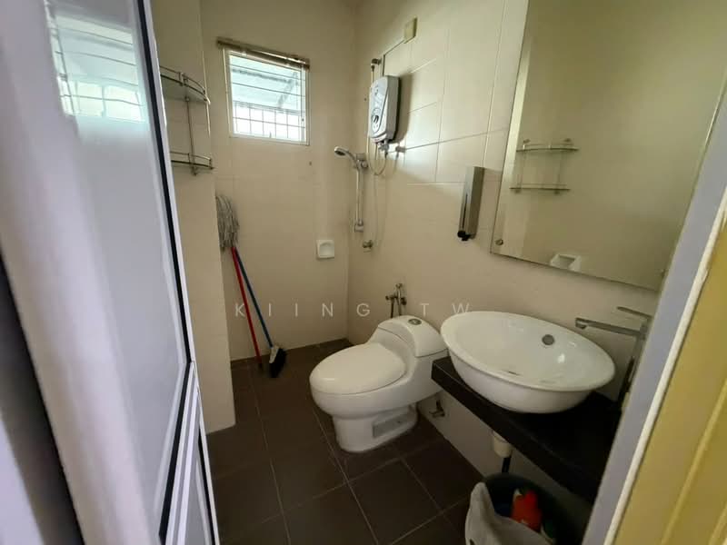 3-storey Terraced House for Sale in Taman Fadason (Kepong) - Kiing TW - Bathroom - PropertyGuru.com.my
