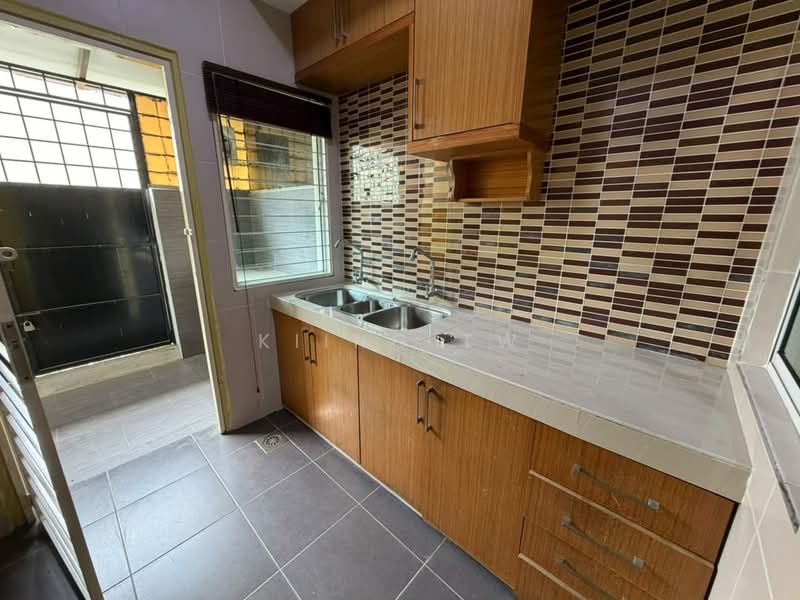 3-storey Terraced House for Sale in Taman Fadason (Kepong) - Kiing TW - Kitchen - PropertyGuru.com.my
