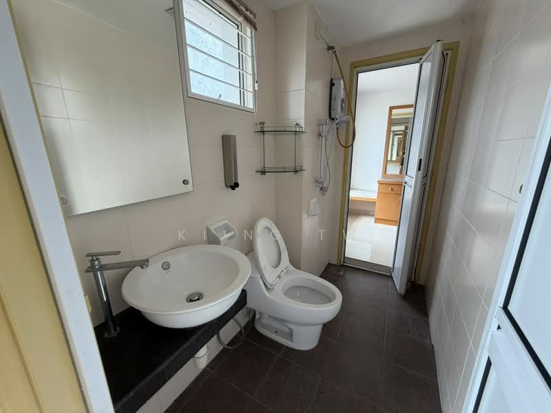3-storey Terraced House for Sale in Taman Fadason (Kepong) - Kiing TW - Bathroom - PropertyGuru.com.my