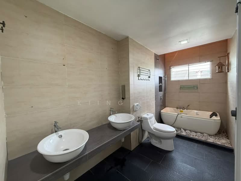 3-storey Terraced House for Sale in Taman Fadason (Kepong) - Kiing TW - Bathroom - PropertyGuru.com.my