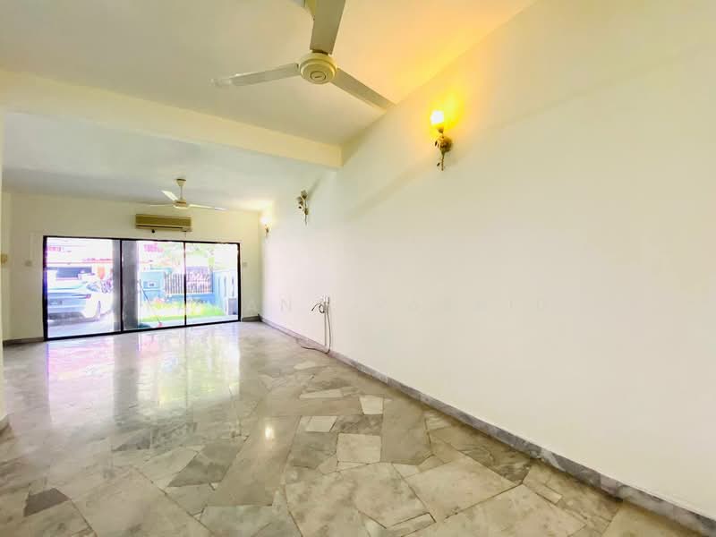 Rumah Teres 2 Tingkat untuk Dijual di Tropicana (Petaling Jaya) - Fahana Rashid - Living Room - PropertyGuru.com.my