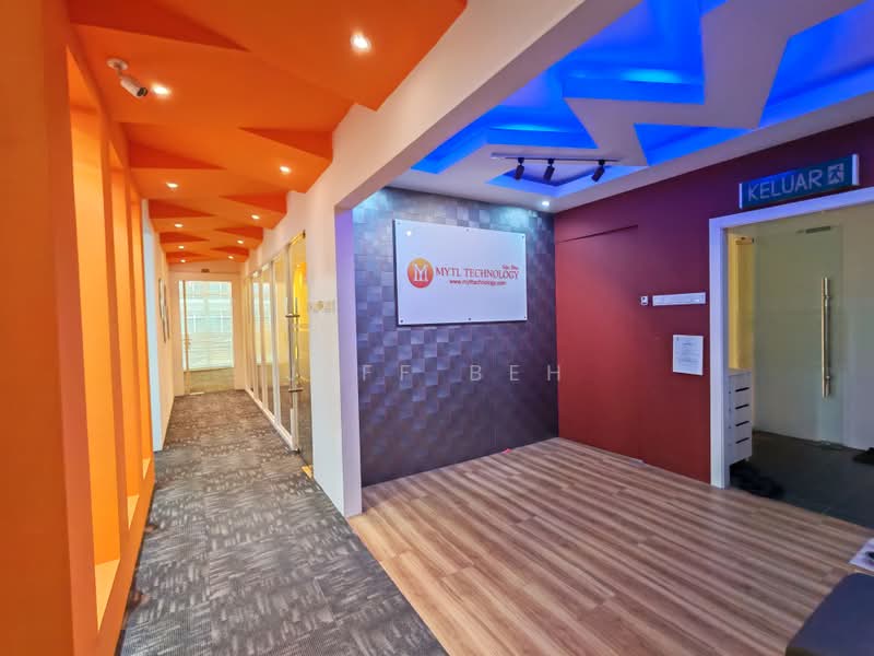 Pejabat untuk Disewa di Bandar Putra Permai (Seri Kembangan) - Jeff Beh - Entrance - PropertyGuru.com.my