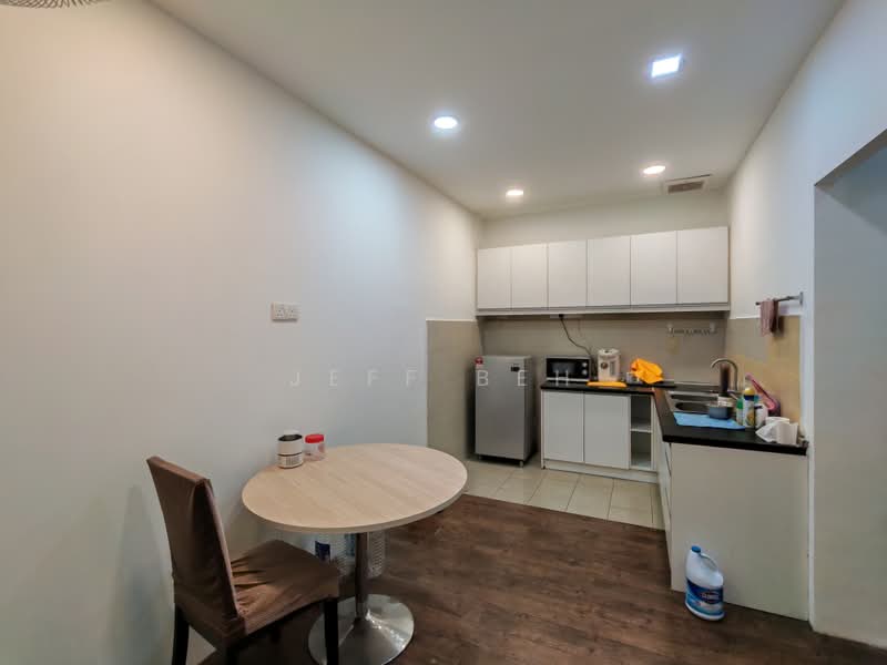 Pejabat untuk Disewa di Bandar Putra Permai (Seri Kembangan) - Jeff Beh - Kitchen - PropertyGuru.com.my