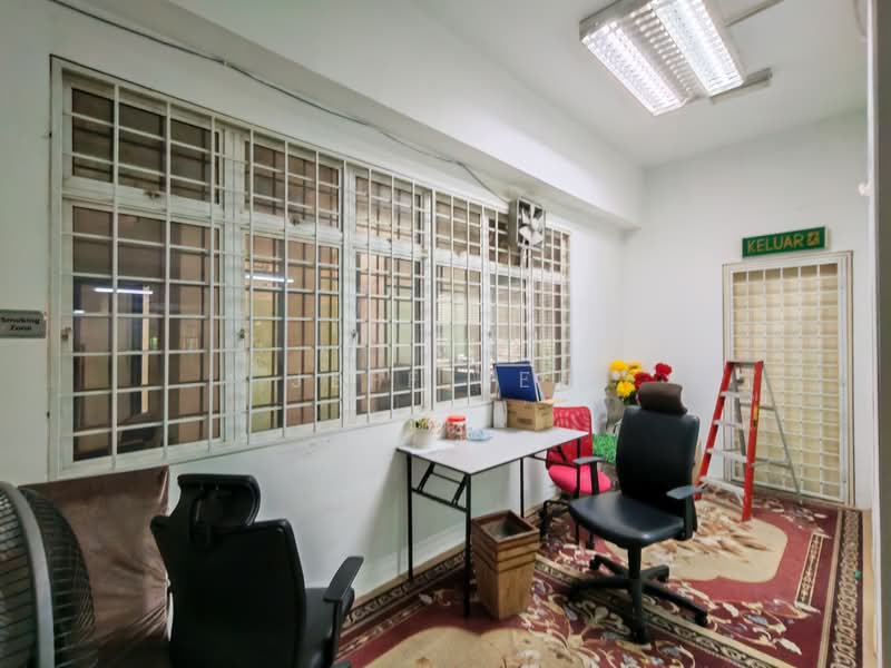 Pejabat untuk Disewa di Bandar Putra Permai (Seri Kembangan) - Jeff Beh - Interior - PropertyGuru.com.my