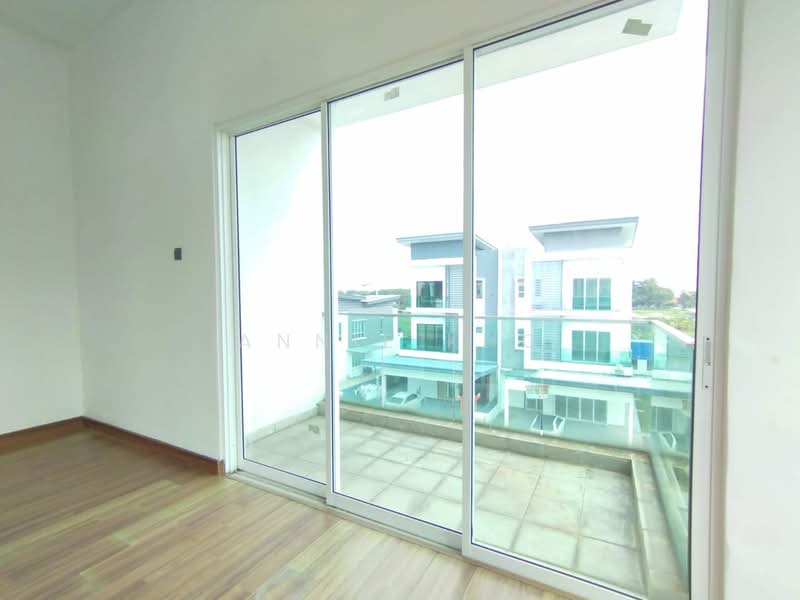 Rumah Kluster untuk Dijual di Bandar Bukit Raja (Klang) - Annie Kho - Balcony - PropertyGuru.com.my