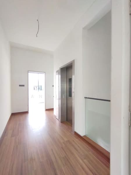 Rumah Kluster untuk Dijual di Bandar Bukit Raja (Klang) - Annie Kho - Corridor - PropertyGuru.com.my