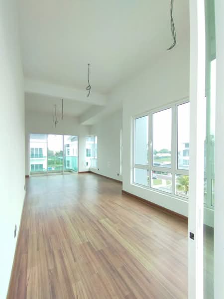 Rumah Kluster untuk Dijual di Bandar Bukit Raja (Klang) - Annie Kho - Living Room - PropertyGuru.com.my