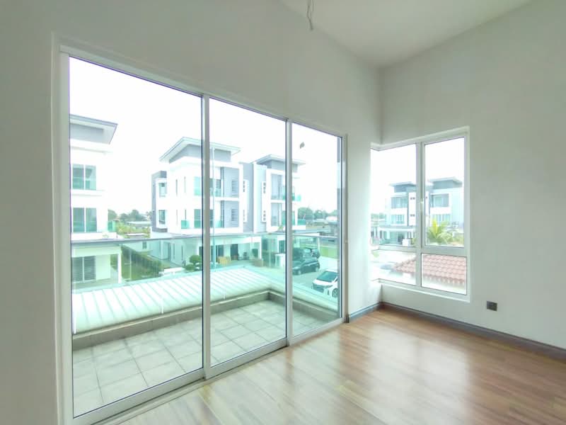 Rumah Kluster untuk Dijual di Bandar Bukit Raja (Klang) - Annie Kho - Balcony - PropertyGuru.com.my