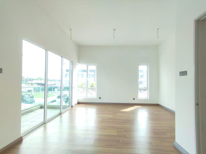 Rumah Kluster untuk Dijual di Bandar Bukit Raja (Klang) - Annie Kho - Living Room - PropertyGuru.com.my