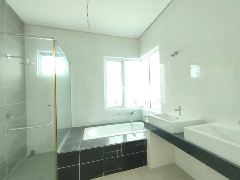 Rumah Kluster untuk Dijual di Bandar Bukit Raja (Klang) - Annie Kho - Bathroom - PropertyGuru.com.my
