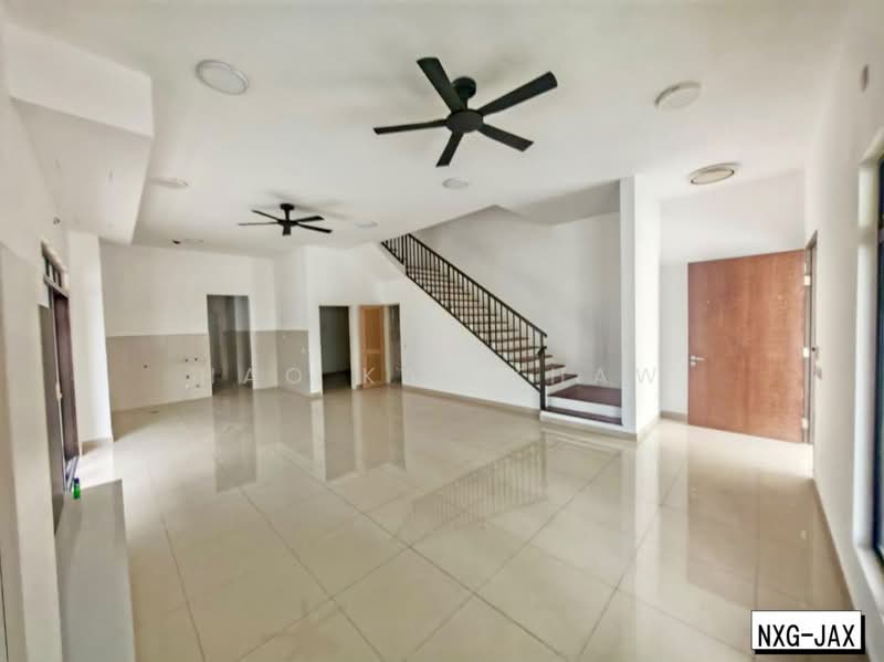Rumah Berkembar untuk Dijual di Setia Utama (Setia Alam) - Hao Kai Khaw - Living Room - PropertyGuru.com.my