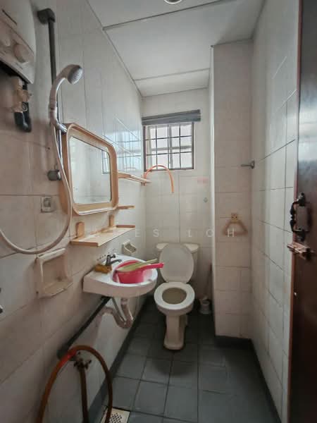 Kondominium untuk Dijual di Desa Cindaimas - James Loh - Bathroom - PropertyGuru.com.my