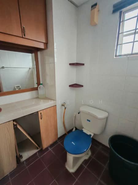 Kondominium untuk Dijual di Desa Cindaimas - James Loh - Bathroom - PropertyGuru.com.my
