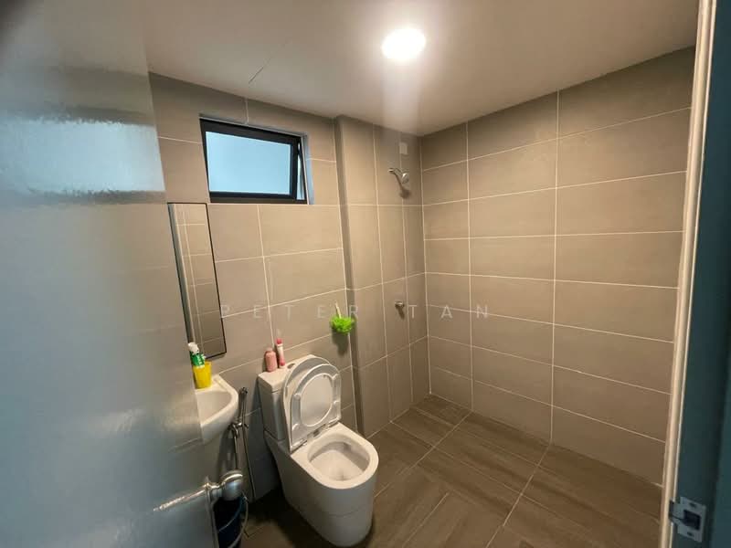 Servis Apartment untuk Disewa di Parkland Residence - Peter Tan - Bathroom - PropertyGuru.com.my