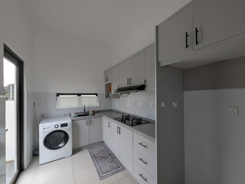 Rumah Teres untuk Dijual di Eco Grandeur (Puncak Alam) - Zann Fauzan - Kitchen - PropertyGuru.com.my