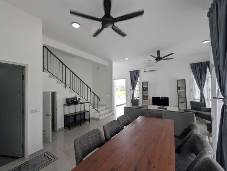 Rumah Teres untuk Dijual di Eco Grandeur (Puncak Alam) - Zann Fauzan - Living Room - PropertyGuru.com.my