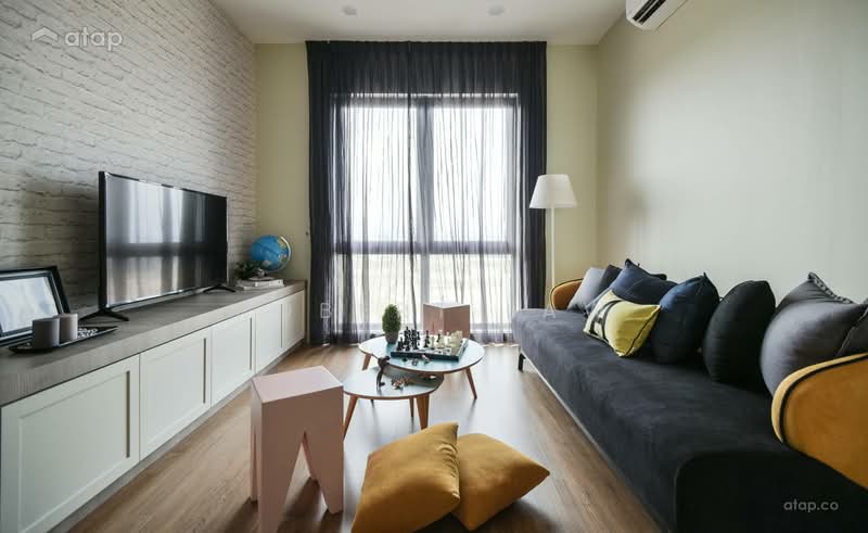 2-storey Terraced House for Sale in Bukit Rahman Putra (Sungai Buloh) - Robert Law - Living Room - PropertyGuru.com.my