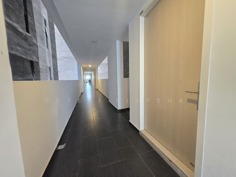 Service Residence for Rent at Reizz Residence - Puteri Ellysha - Corridor - PropertyGuru.com.my
