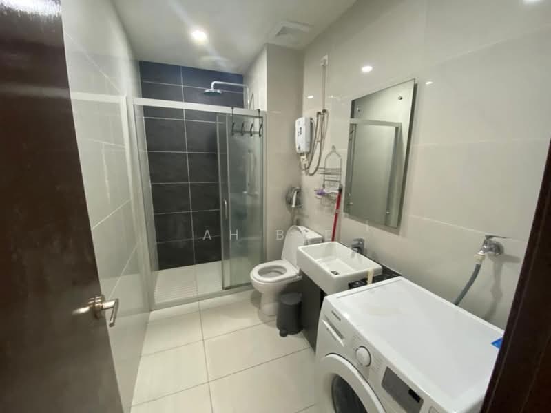Condominium for Rent at Bay Point @ Country Garden Danga Bay - Ah Bee - Bathroom - PropertyGuru.com.my