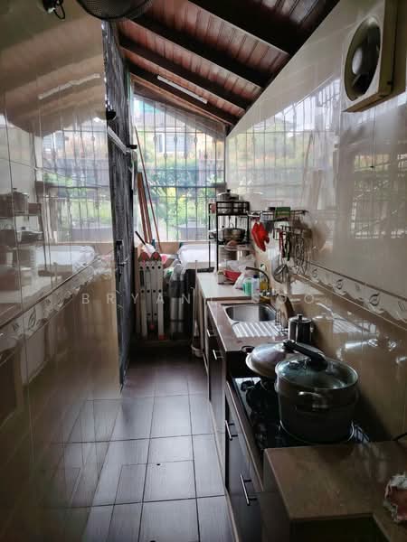 Rumah Teres 2-Tingkat untuk Dijual di Bandar Kinrara (Selangor) - Bryant Soo - Kitchen - PropertyGuru.com.my