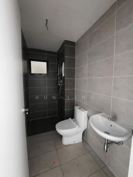 Servis Apartment untuk Dijual di M Oscar - Hun Ling - Bathroom - PropertyGuru.com.my