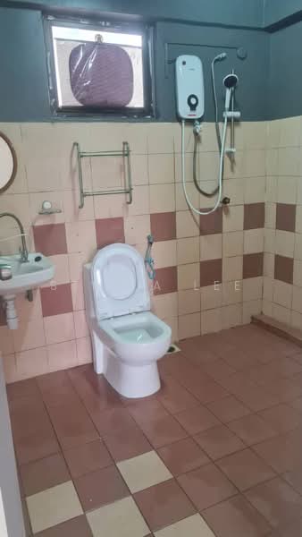 Condominium for Sale at Evergreen Park Acorn & Hazel - Stella Lee - Bathroom - PropertyGuru.com.my