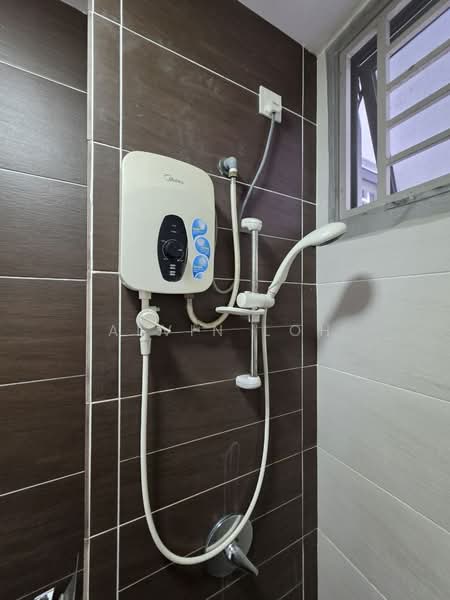 Kondominium untuk Disewa di Green Park Residence - Alvin Loh - Bathroom - PropertyGuru.com.my