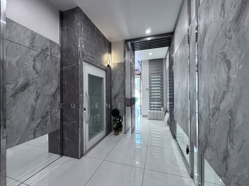 Rumah Teres 3 Tingkat untuk Dijual di Bandar Putra Permai (Seri Kembangan) - Eugene Wong - Entrance - PropertyGuru.com.my