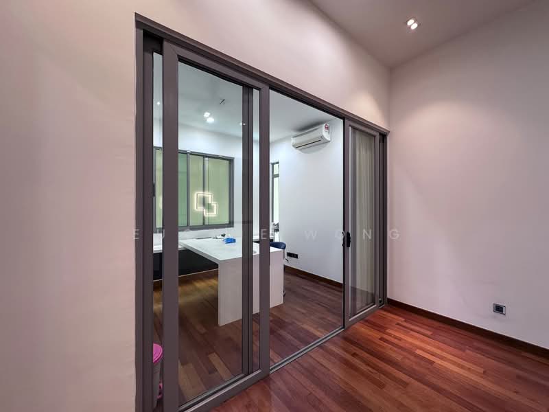 Rumah Teres 3 Tingkat untuk Dijual di Bandar Putra Permai (Seri Kembangan) - Eugene Wong - Study - PropertyGuru.com.my
