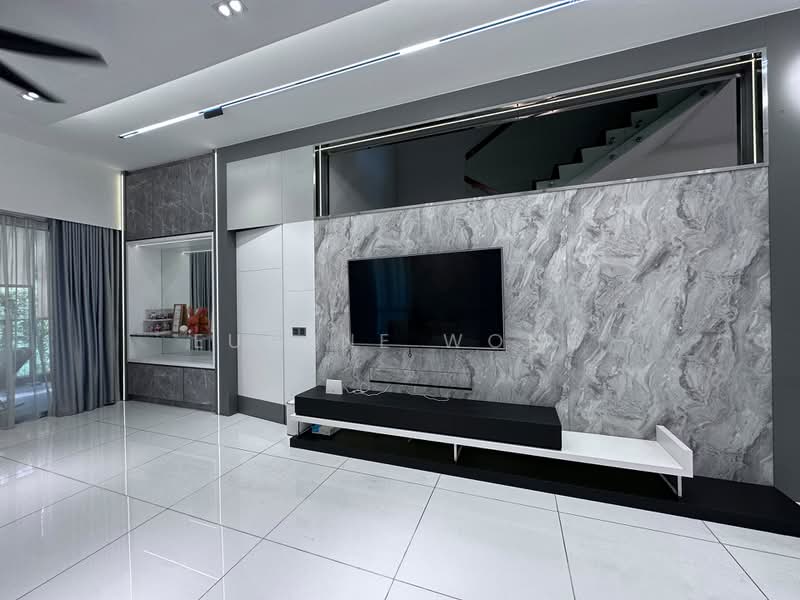 Rumah Teres 3 Tingkat untuk Dijual di Bandar Putra Permai (Seri Kembangan) - Eugene Wong - Living Room - PropertyGuru.com.my