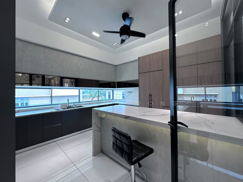 Rumah Teres 3 Tingkat untuk Dijual di Bandar Putra Permai (Seri Kembangan) - Eugene Wong - Kitchen - PropertyGuru.com.my
