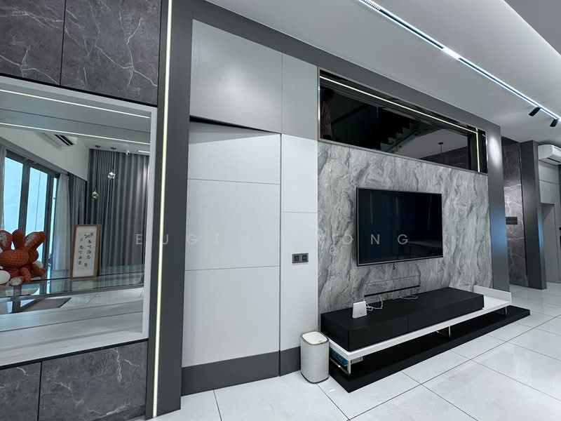 Rumah Teres 3 Tingkat untuk Dijual di Bandar Putra Permai (Seri Kembangan) - Eugene Wong - Living Room - PropertyGuru.com.my