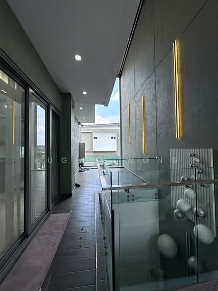Rumah Teres 3 Tingkat untuk Dijual di Bandar Putra Permai (Seri Kembangan) - Eugene Wong - Corridor - PropertyGuru.com.my