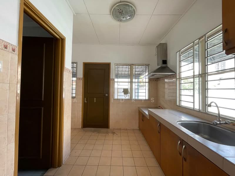 Rumah Berkembar untuk Dijual di Usj 3a (Subang Jaya) - Ali Idris - Kitchen - PropertyGuru.com.my