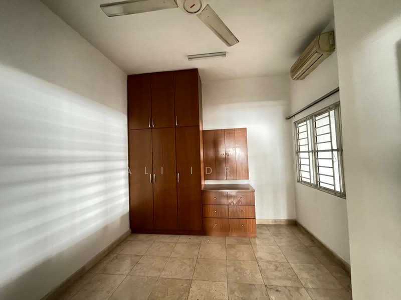 Rumah Berkembar untuk Dijual di Usj 3a (Subang Jaya) - Ali Idris - Bedroom - PropertyGuru.com.my
