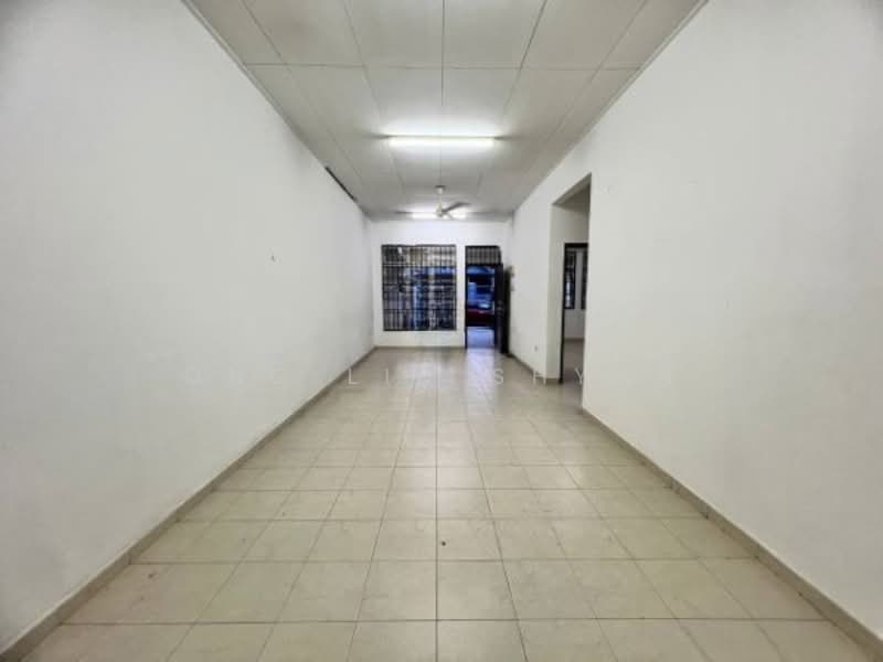 1-storey Terraced House for Sale in Bandar Putra (Kulai) - Ong Lih Shyan - Interior - PropertyGuru.com.my