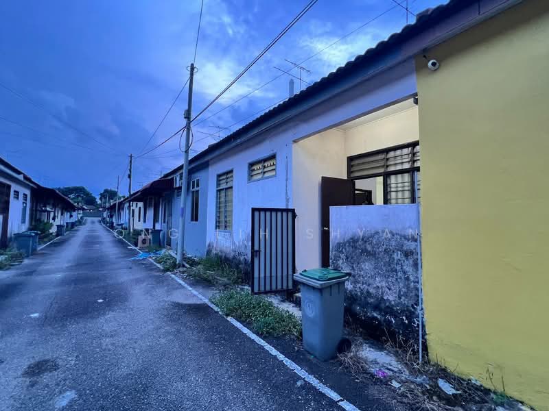 1-storey Terraced House for Sale in Bandar Putra (Kulai) - Ong Lih Shyan - Exterior - PropertyGuru.com.my