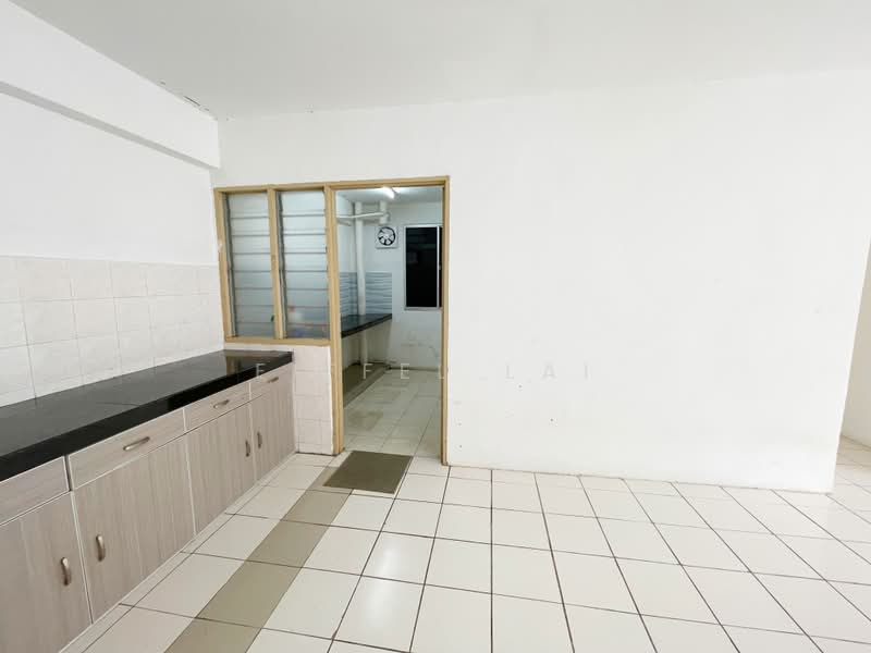 Pangsapuri untuk Disewa di Apartment Taman Topaz - Eiffel Lai - Kitchen - PropertyGuru.com.my