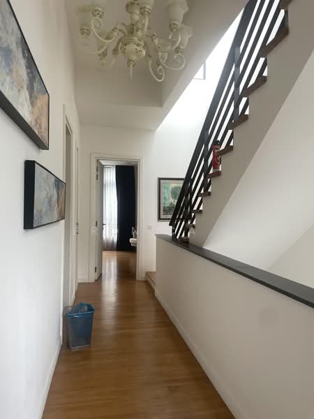 Rumah Teres 2.5 Tingkat untuk Dijual di Serdang (Seri Kembangan) - Veronica Ng - Corridor - PropertyGuru.com.my
