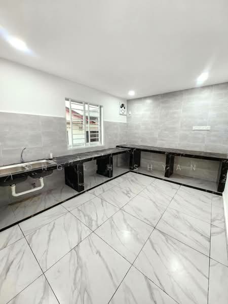Rumah Teres 1 Tingkat untuk Dijual di Taman Sri Skudai (Skudai) - Ong Lih Shyan - Kitchen - PropertyGuru.com.my