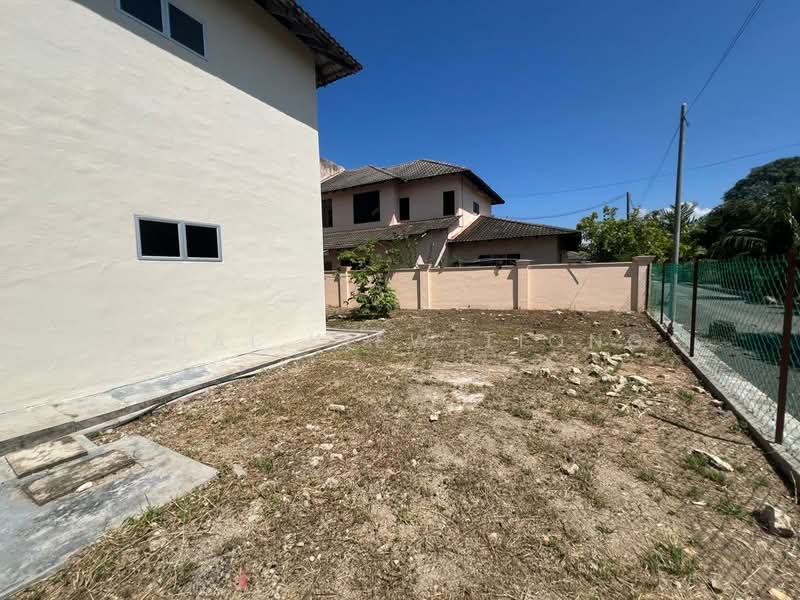 Semi-Detached House for Sale in Air Putih (Kuantan) - Chai Kiew Tiong - Exterior - PropertyGuru.com.my