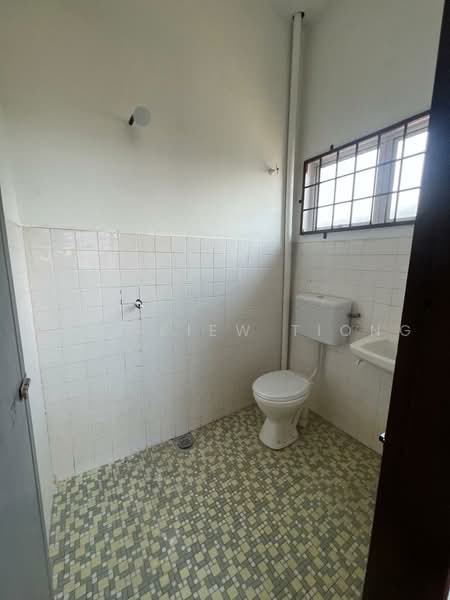 Semi-Detached House for Sale in Air Putih (Kuantan) - Chai Kiew Tiong - Bathroom - PropertyGuru.com.my