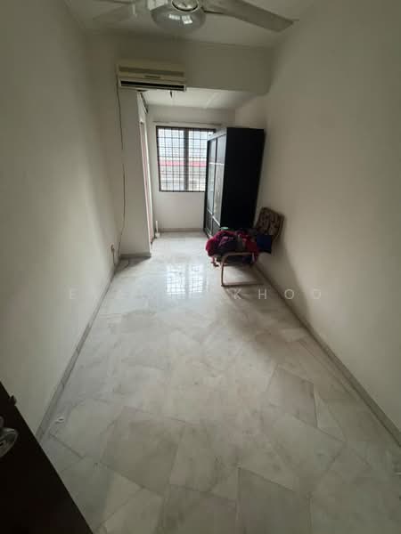 2-storey Terraced House for Sale in Taman Sri Gombak (Gombak) - Evelyn Khoo - Room - PropertyGuru.com.my