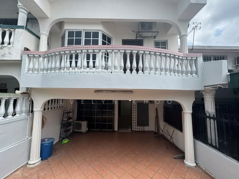 2-storey Terraced House for Sale in Taman Sri Gombak (Gombak) - Evelyn Khoo - Car Porch - PropertyGuru.com.my