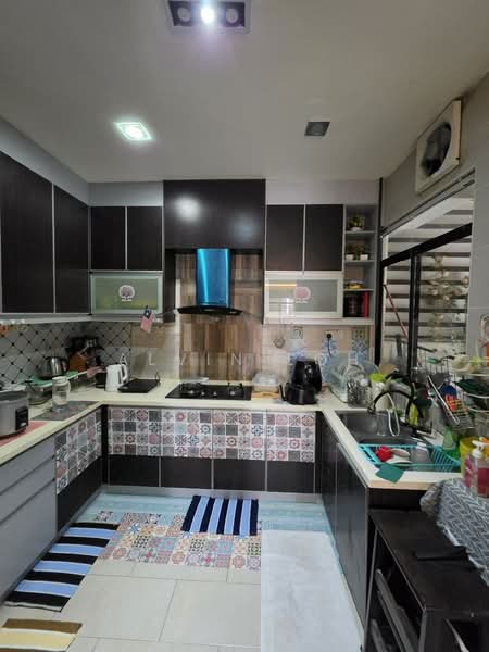 Rumah Teres 2.5 Tingkat untuk Disewa di Taman Mutiara Indah (Puchong) - Alvin Loh - Kitchen - PropertyGuru.com.my