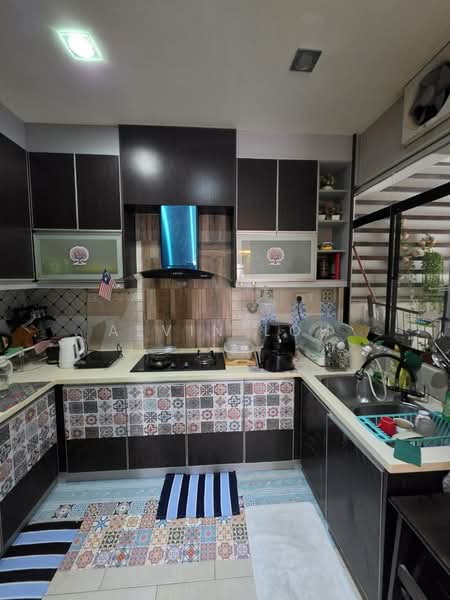 Rumah Teres 2.5 Tingkat untuk Disewa di Taman Mutiara Indah (Puchong) - Alvin Loh - Kitchen - PropertyGuru.com.my