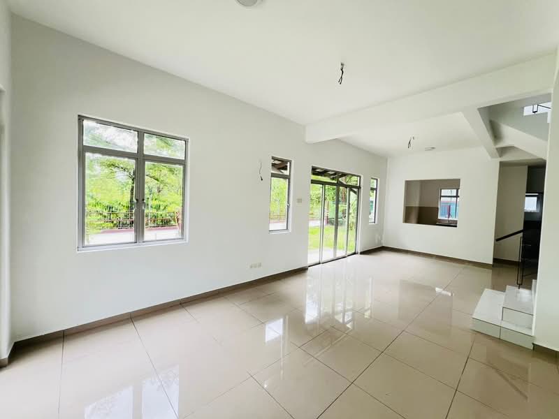Rumah Teres 2 Tingkat untuk Dijual di Kota Emerald (Rawang) - Tiffany Yang - Living Room - PropertyGuru.com.my