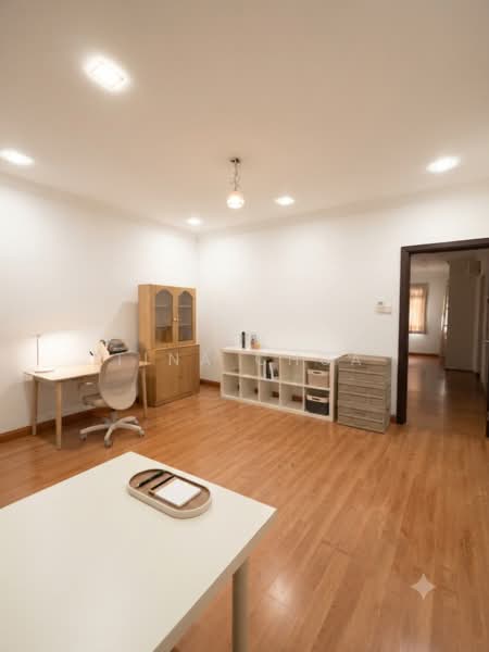 Rumah Berkembar untuk Dijual di Jalan Klang Lama (Old Klang Road) (Kuala Lumpur) - Tina Chua - Study - PropertyGuru.com.my