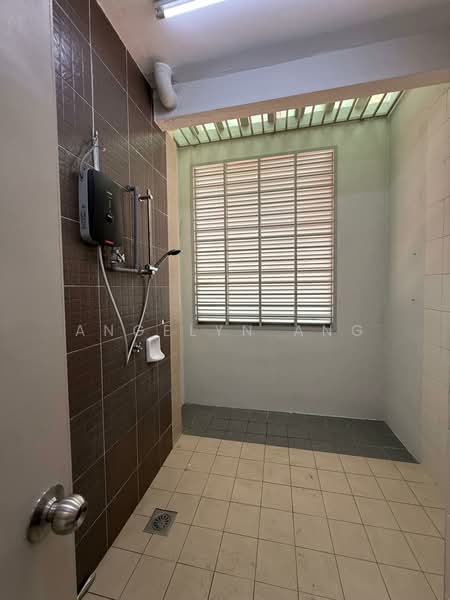 Rumah Teres 2 Tingkat untuk Dijual di Alam Nusantara (Setia Alam) - Angelyn Ang - Bathroom - PropertyGuru.com.my